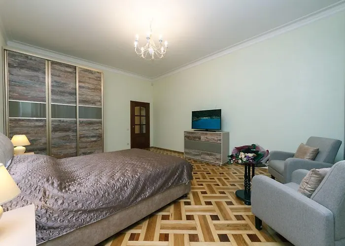 2 Bedroms Right Near Khreashatik