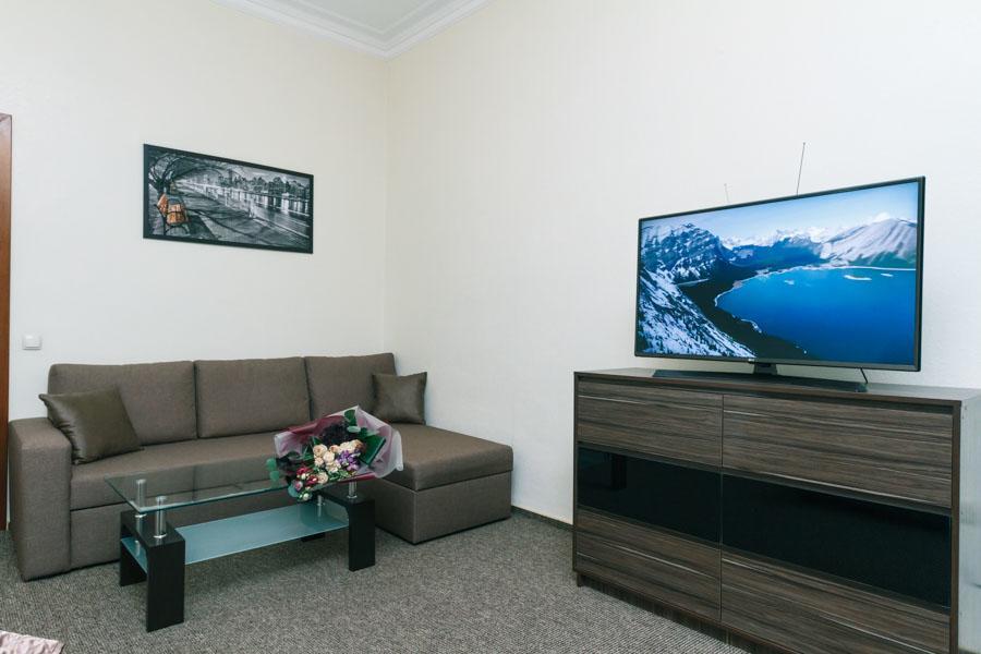 Vip 2 Bedroms Right Near Khreashatik * Kyiv