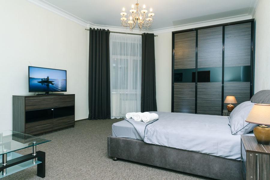 Vip 2 Bedroms Right Near Khreashatik * Kyiv