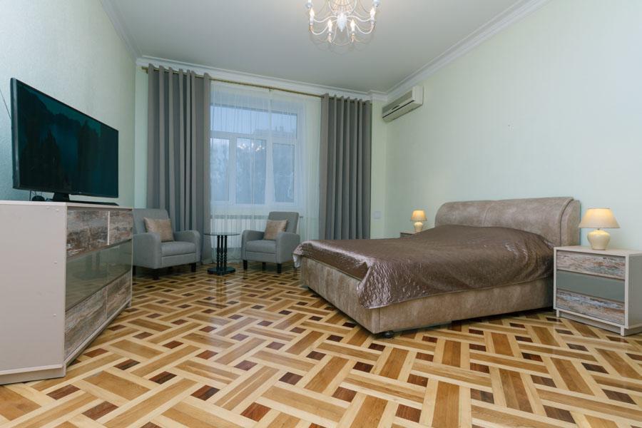 Vip 2 Bedroms Right Near Khreashatik * Kyiv
